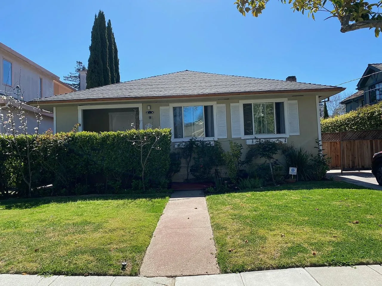 1015 Cabrillo Ave photo 1