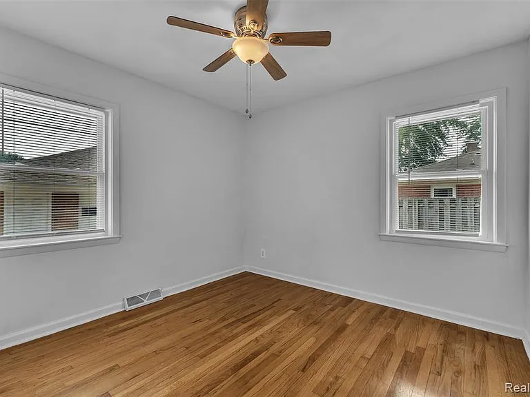 4918 Ainsley Ave — Photo 26