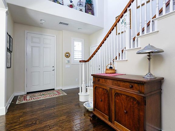 3rd image of 643 Chesapeake Pl