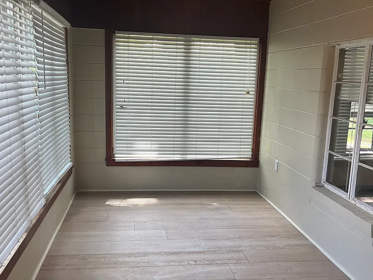 310 W Oak Dr — Photo 10