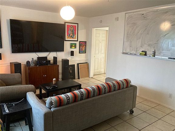 5th image of 1616 Glencrest Dr