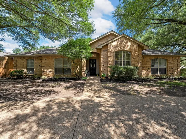 11001 Ridge Point Dr, Woodway, TX 76712