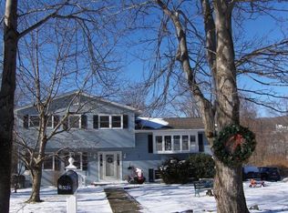 32 Depalma Dr, Highland Mills, NY 10930