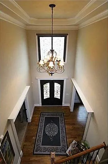 5 bed, 5499 sqft, $4,100 — Photo 3