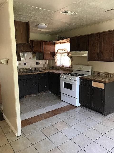 1st image of 515 Dawnview Ln