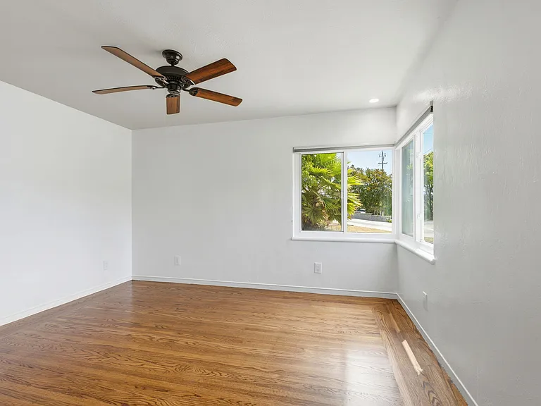 1680 Grove Way — Photo 7