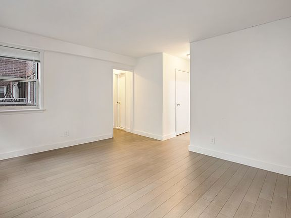 3rd image of 145 E 27th St APT 4L