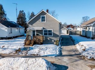 1414 S 14th St, Manitowoc, WI 54220