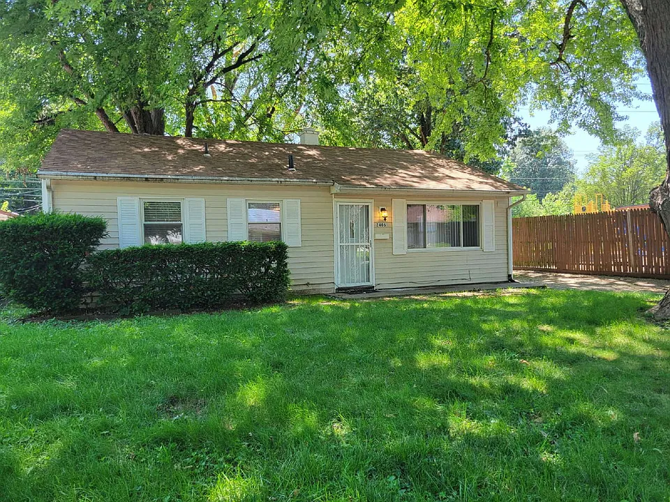 2406 E Wilshire Rd