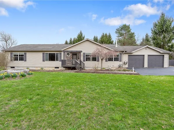 5192 Corporal Welch Rd, Syracuse, NY 13215