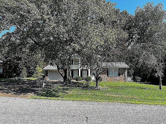2nd image of 689 Springwell Ln
