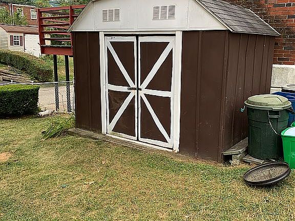 Side yard - shed 