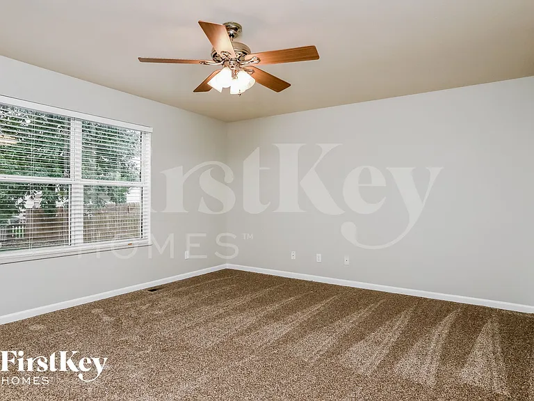 3322 Hampton Xing — Photo 9