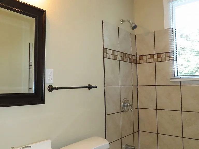 1576 E Dianne Cir — Photo 4