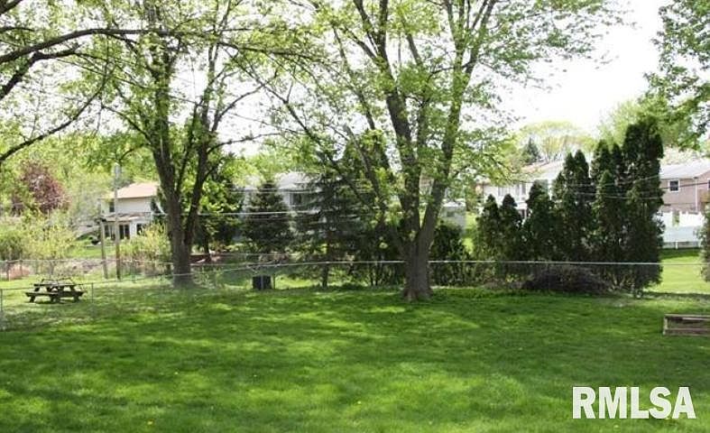 2nd image of 3316 S Hampton Dr