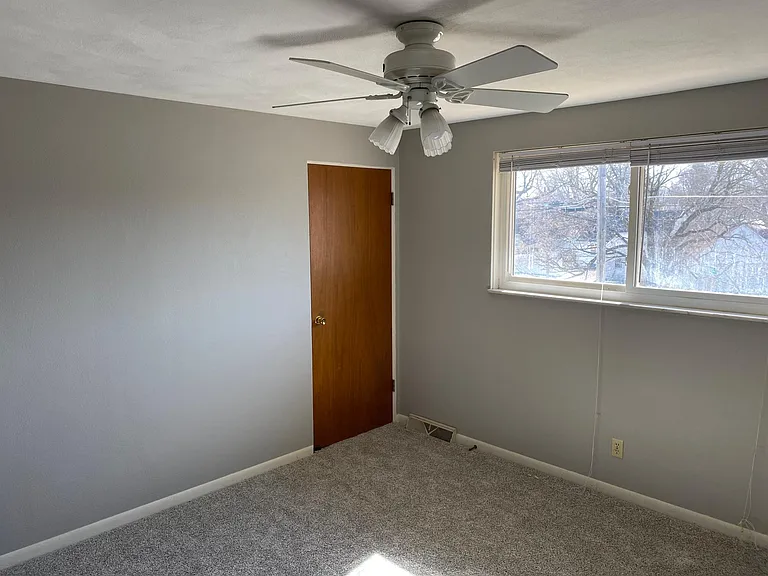 123 E Birchwood St — Photo 4