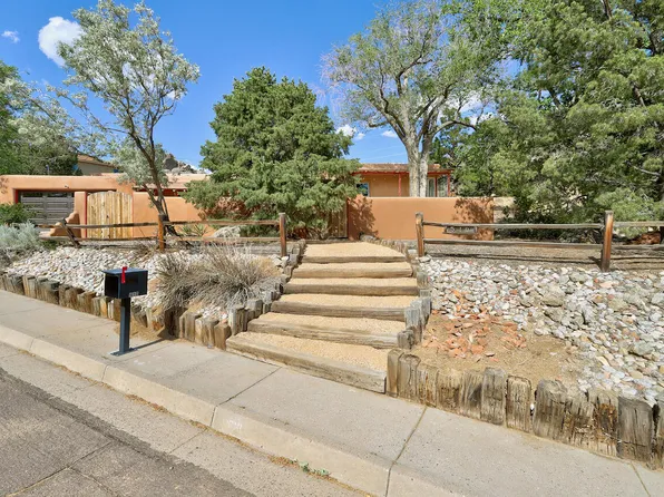 510 Camino De La Sierra NE, Albuquerque, NM 87123