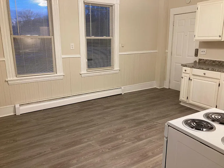 358 Main St #5 — Photo 6