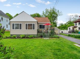 127 1/2 Oxford Rd, New Hartford, NY 13413