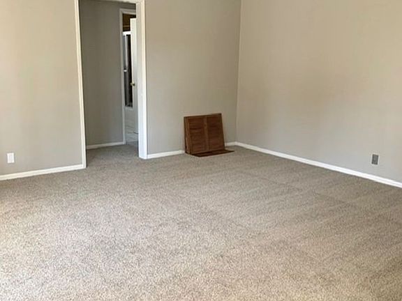 3rd image of 4702 Albury Ave