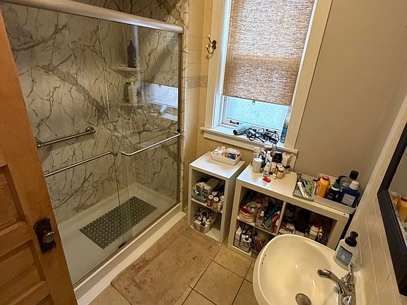 5th image of 4136 W Cornelia Ave