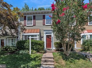 9967 Capperton Dr, Oakton, VA 22124