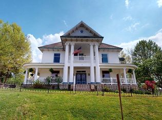 410 Riverside Dr, Jasper, IN 47546