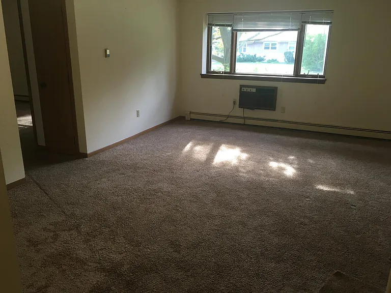 1624 N Benjamin St #4 — Photo 8