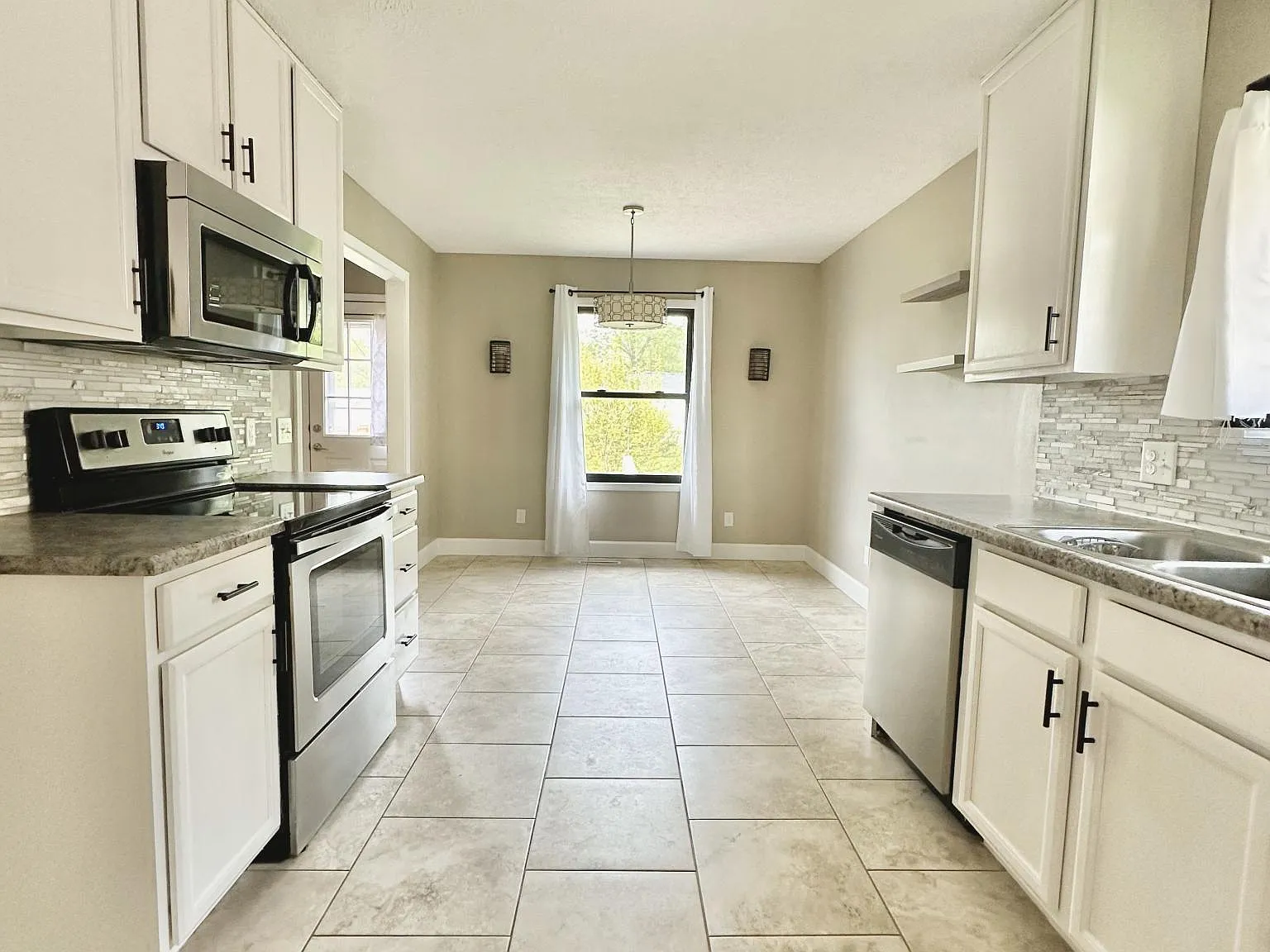 3 bed, 1270 sqft, $1,795 — Photo 4