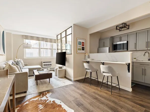 63 East 9th Street image 1 of 8