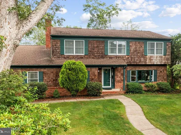 204 Plover Ct, Lanoka Harbor, NJ 08734