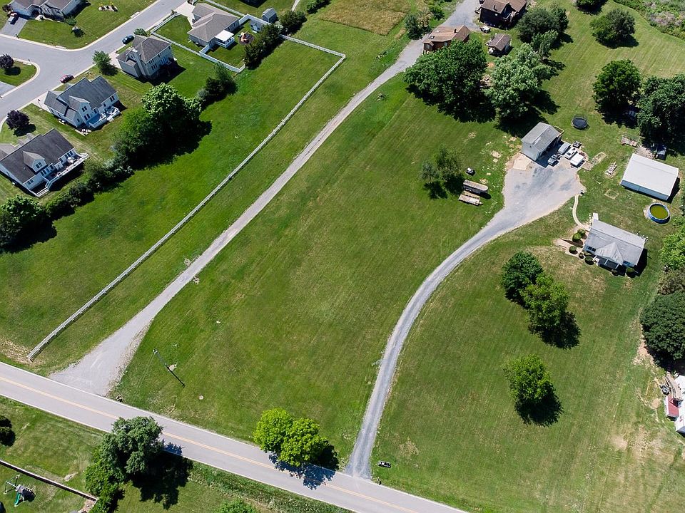 2nd image of 850 New Hope Rd