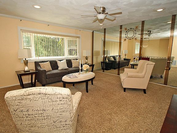 5th image of 61 Cedar Brook Dr