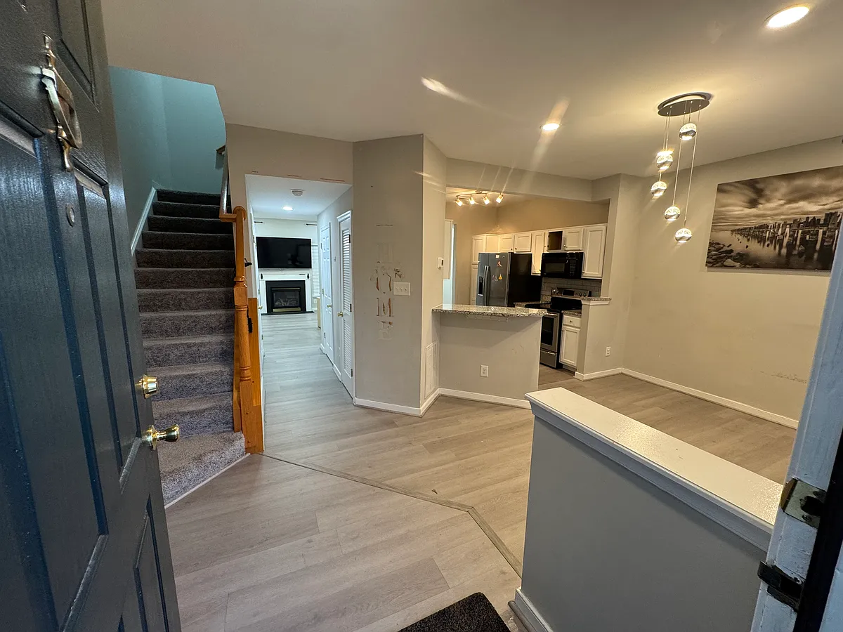 Building Photo - 5506 Springwater Ln