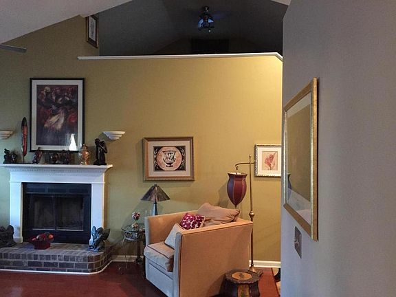 4th image of 8674 Bentwood Dr