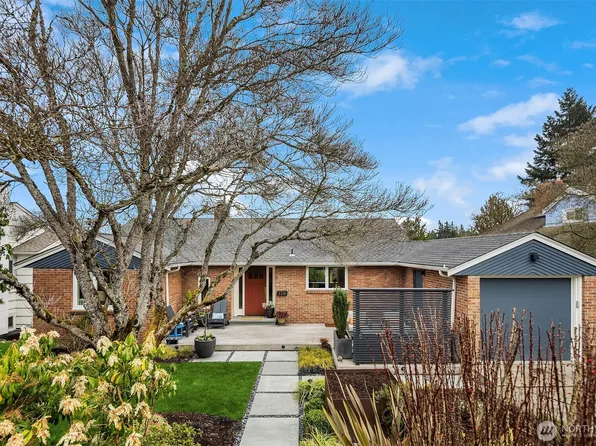 5218 Ivanhoe Place NE, Seattle, WA 98105