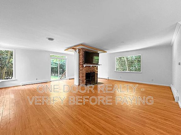 2nd image of 712 Powell St
