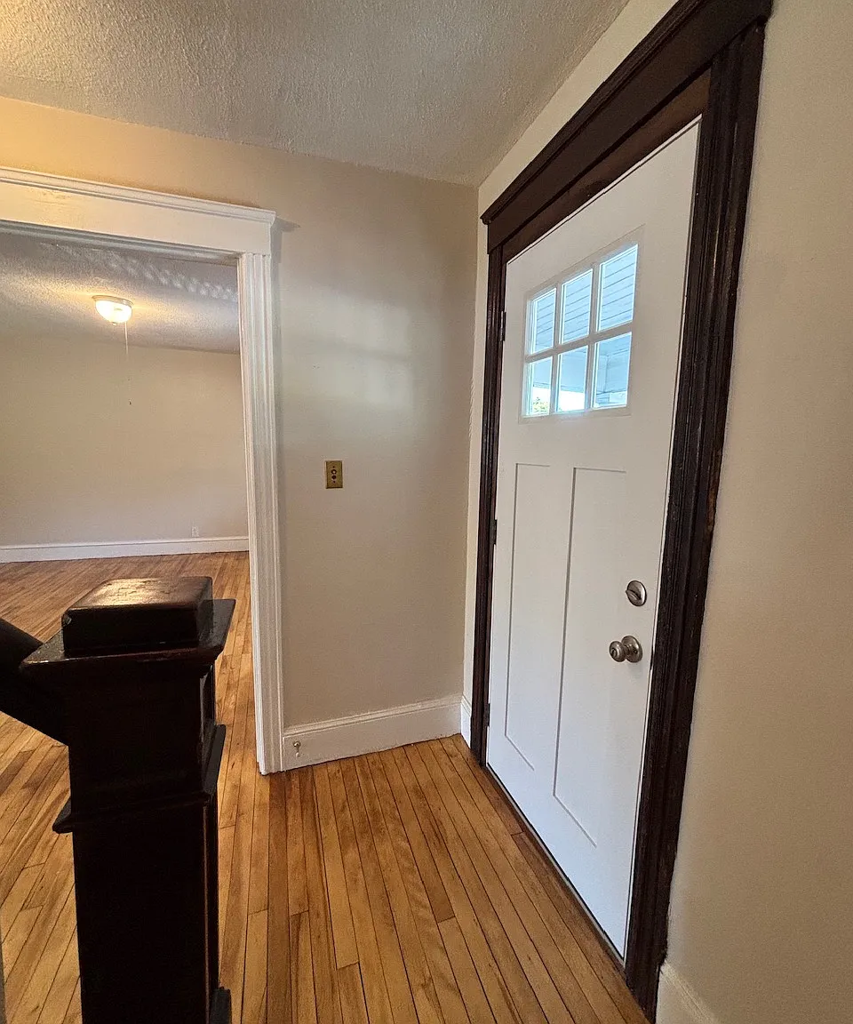 2 bed, 1045 sqft, $2,600 — Photo 2