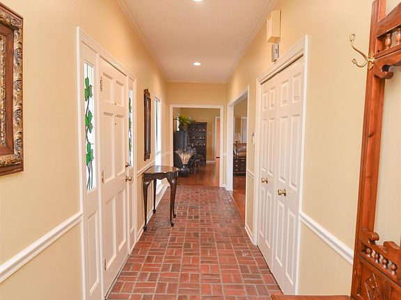 3rd image of 9253 Hillman Way Dr