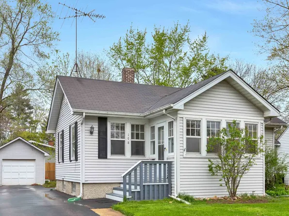 178 Lill Ave, Crystal Lake, IL 60014