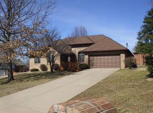 1207 W Pheasant Run St, Springfield, MO 65810