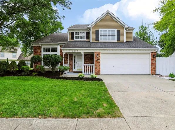 11017 Lake Run Dr, Fishers, IN 46038
