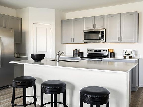 3rd image of 6036 Navona Way