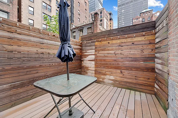 Rented by REAL New York | media 10