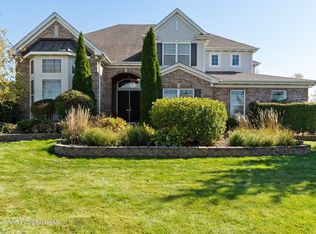 2489 Downing Ct, Gurnee, IL 60031