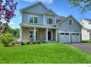 692 Stillson Rd, Fairfield, CT 06824