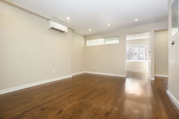 Rented by REAL New York | media 21