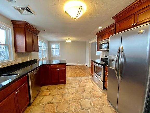 5th image of 216 Palfrey St Unit 216