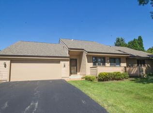 W134N8101 Danell Dr, Menomonee Falls, WI 53051