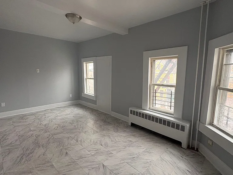 162 Waverly St #2 — Photo 12